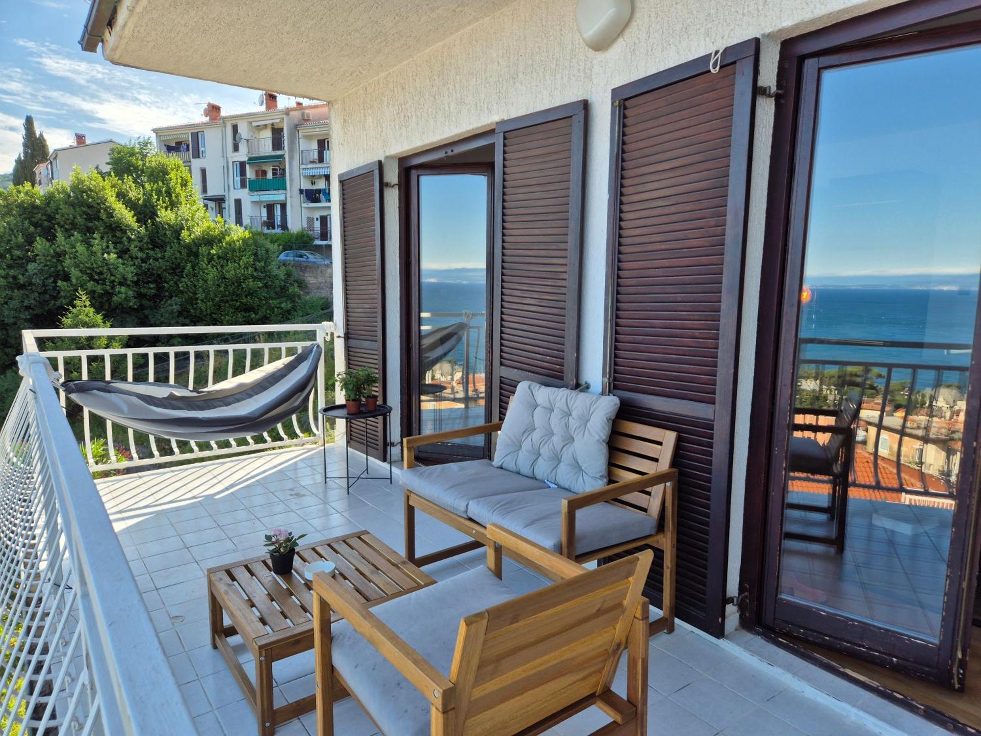 Apartment Sunrise - Free Private Parking *